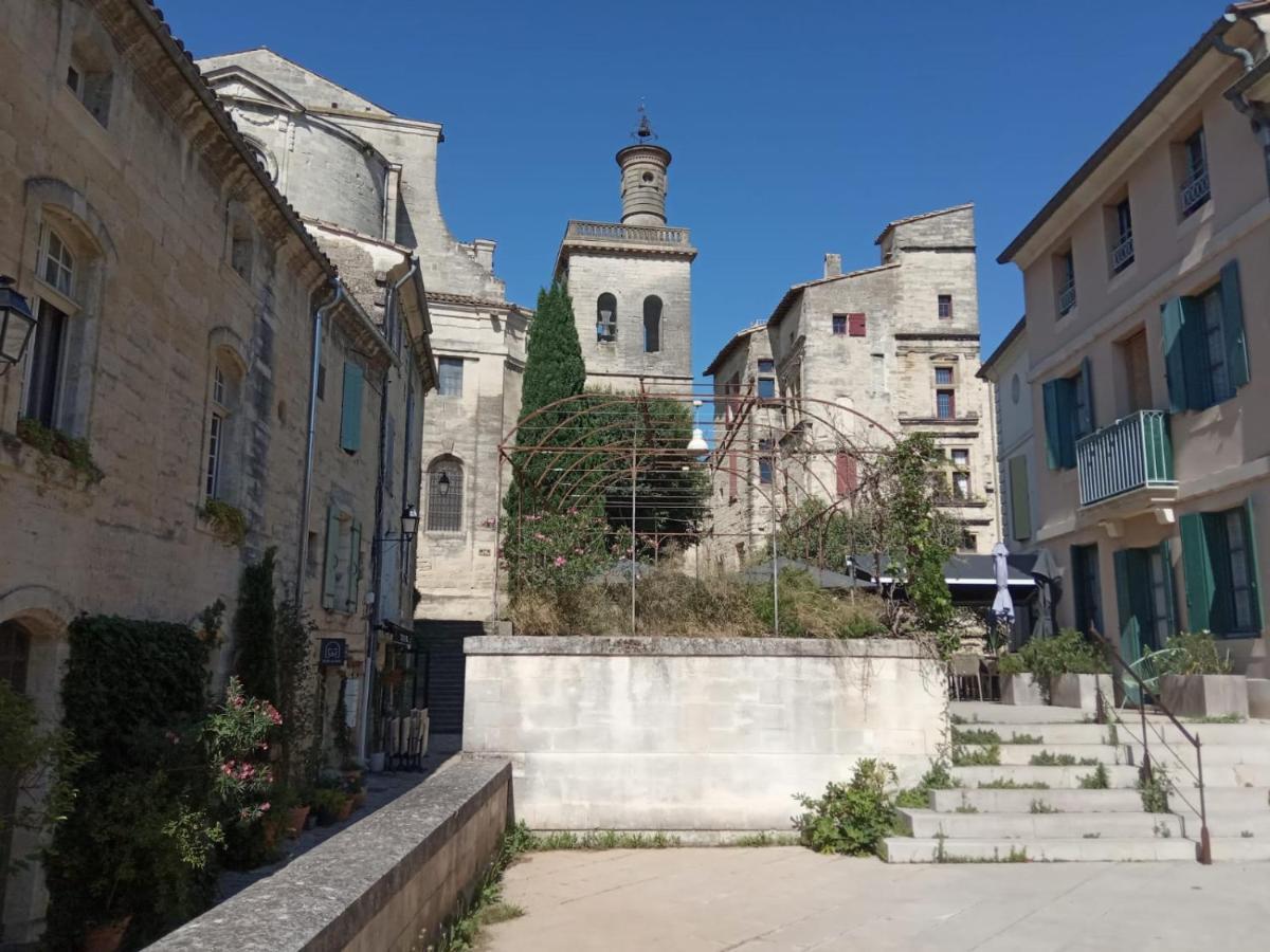 Proche Uzes Petit Gite Avec Grande Cuisine D'Ete Et Piscine Saint-Siffret 外观 照片