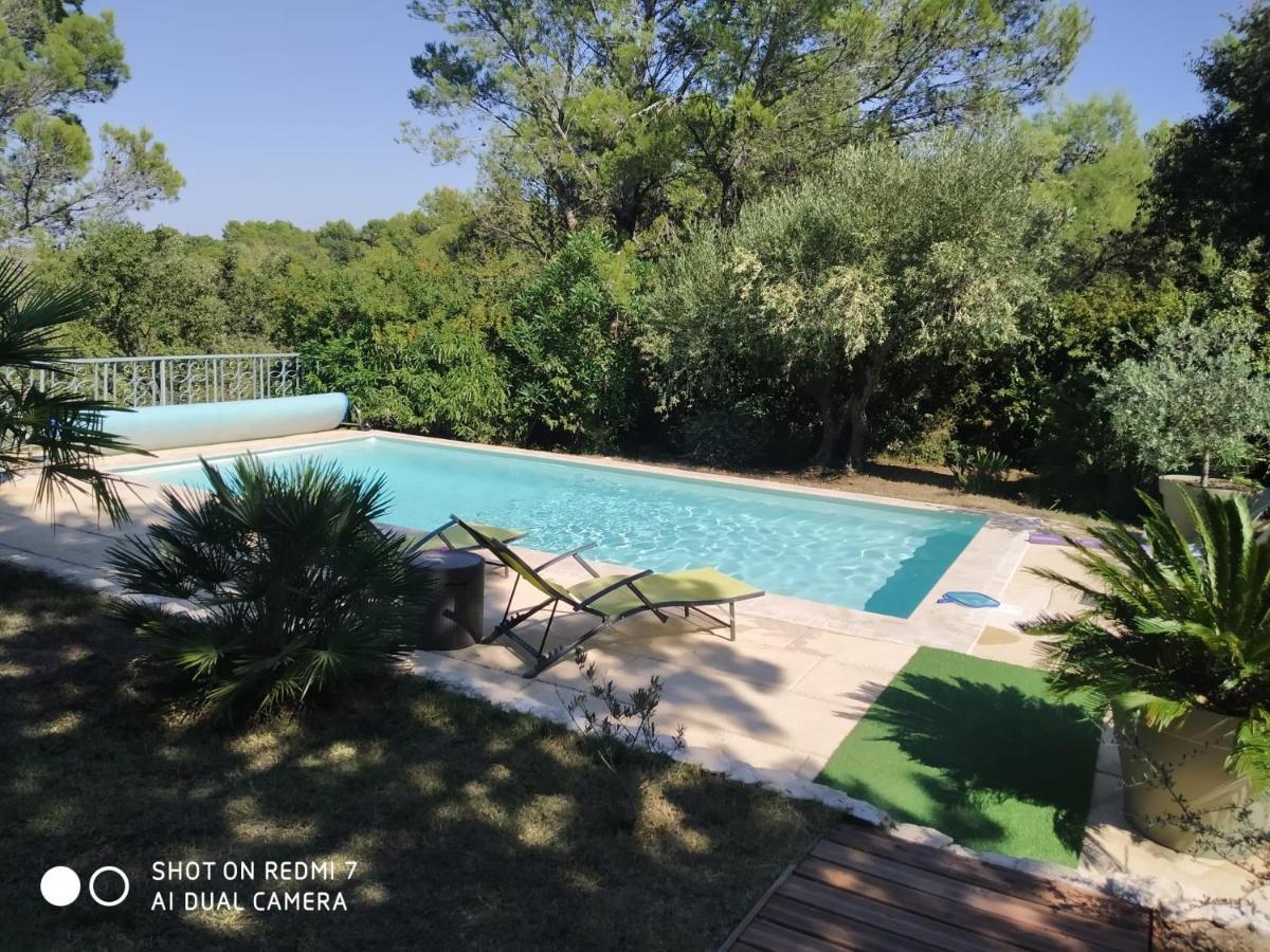 Proche Uzes Petit Gite Avec Grande Cuisine D'Ete Et Piscine Saint-Siffret 外观 照片