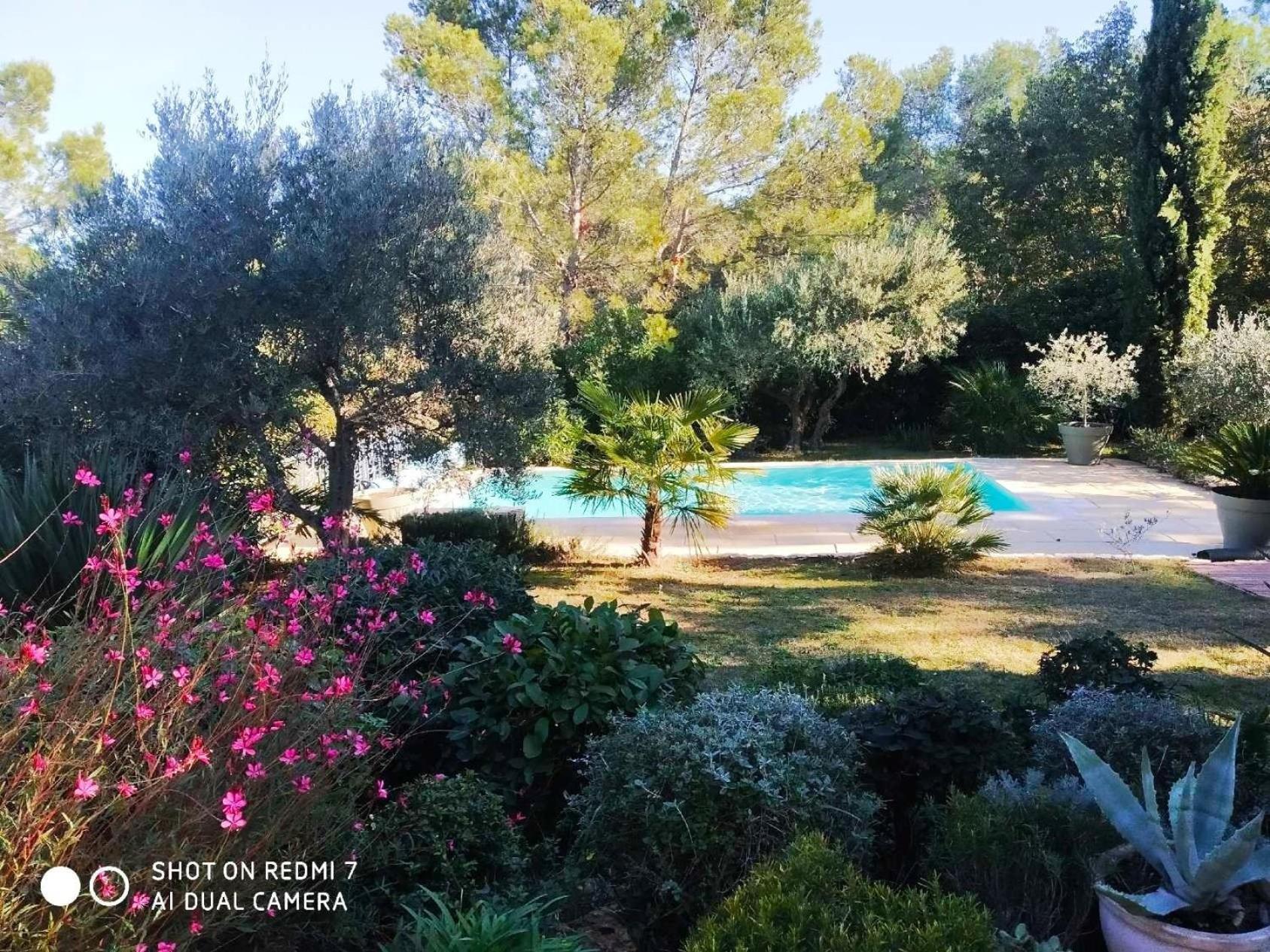 Proche Uzes Petit Gite Avec Grande Cuisine D'Ete Et Piscine Saint-Siffret 外观 照片