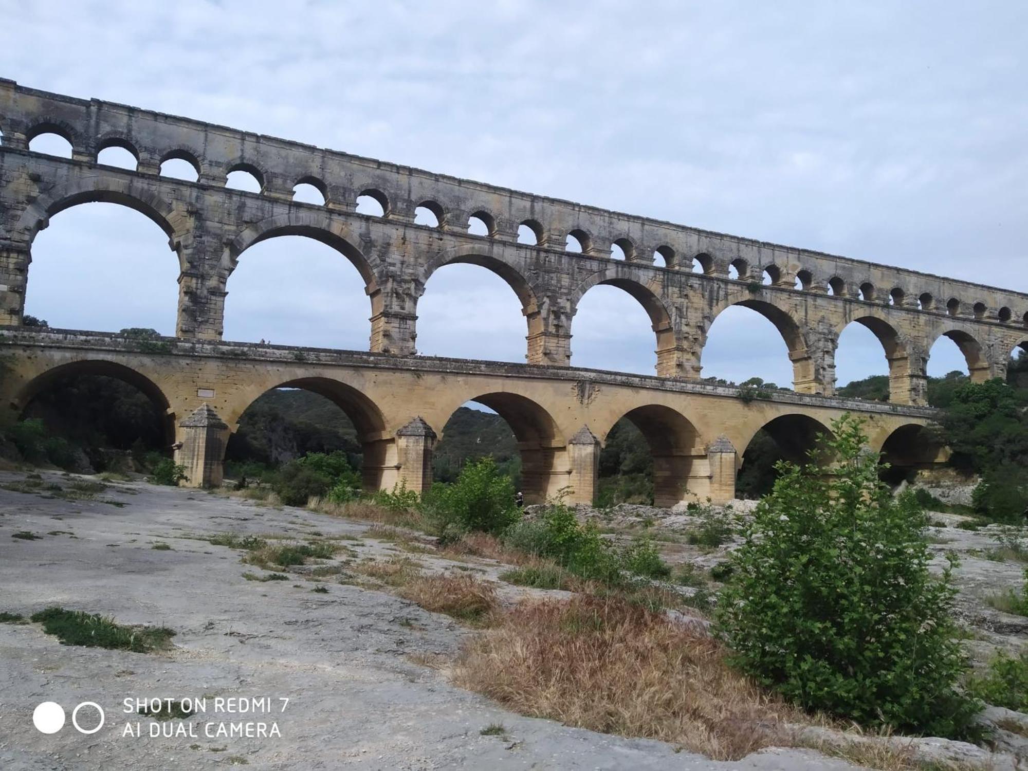 Proche Uzes Petit Gite Avec Grande Cuisine D'Ete Et Piscine Saint-Siffret 外观 照片