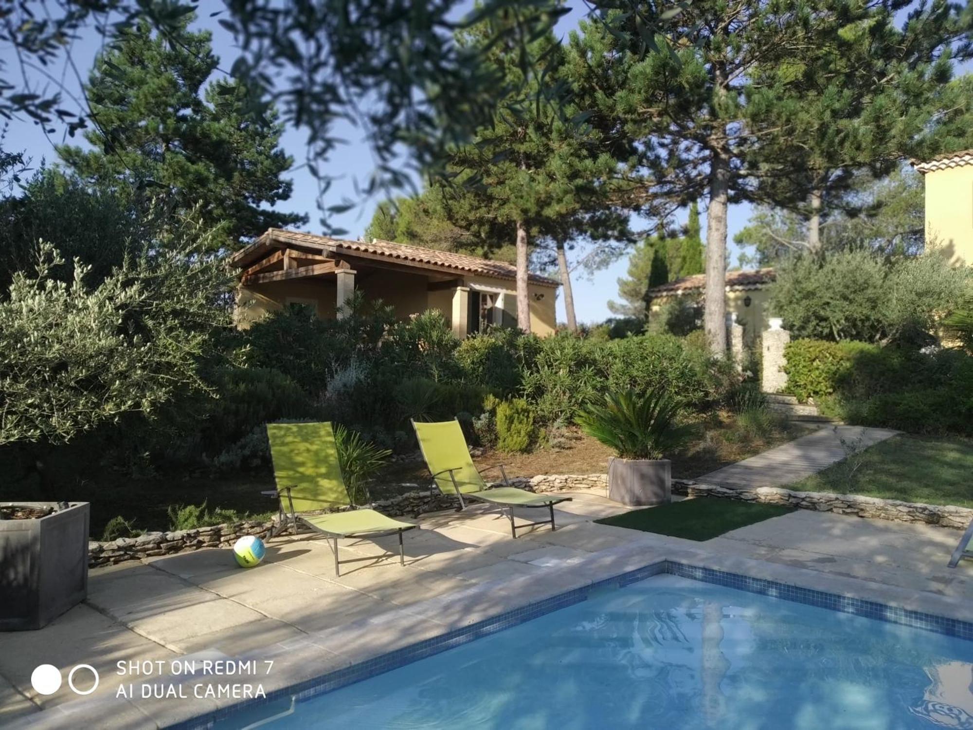 Proche Uzes Petit Gite Avec Grande Cuisine D'Ete Et Piscine Saint-Siffret 外观 照片